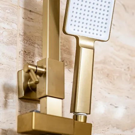 Angel 2bdrm Modern Apartment Varna